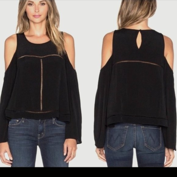 Lovers + Friends Tops - LOVERS + FRIENDS Cloud Break cold shoulder top | L